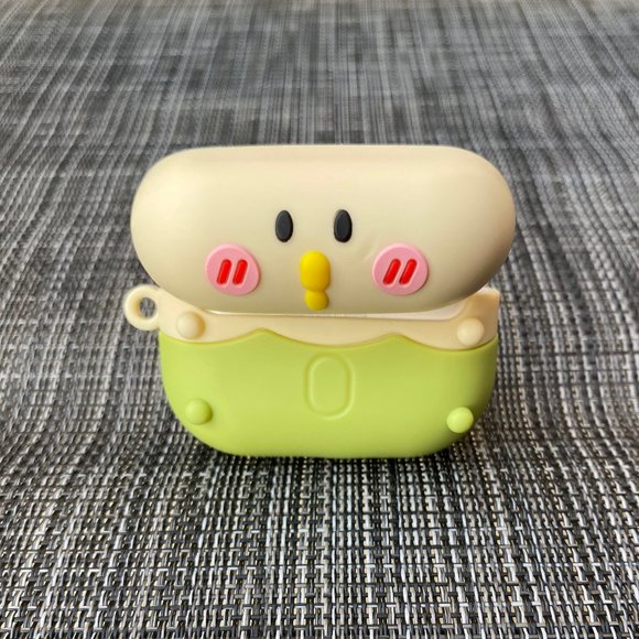 Airpods Pro 1st Gen Silicone Case (Green) - Picture 4 of 4